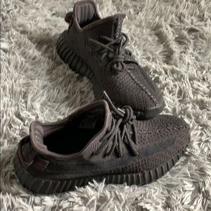Adidas Yeezy Boost 350 V2 Black (Authentic)
